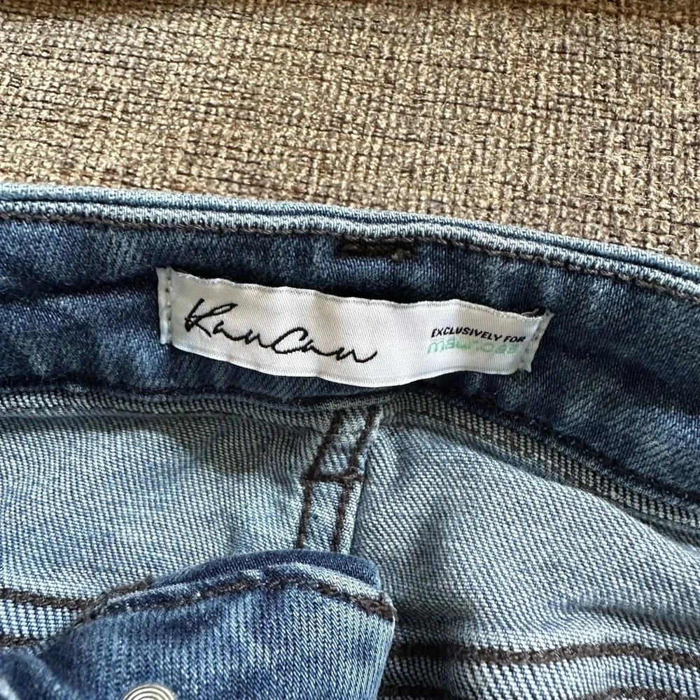 KanCan slight distress jeans - Picture 2 of 6